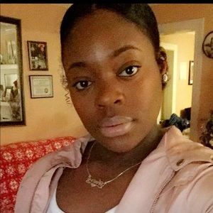 Meet your Posher, Demetris